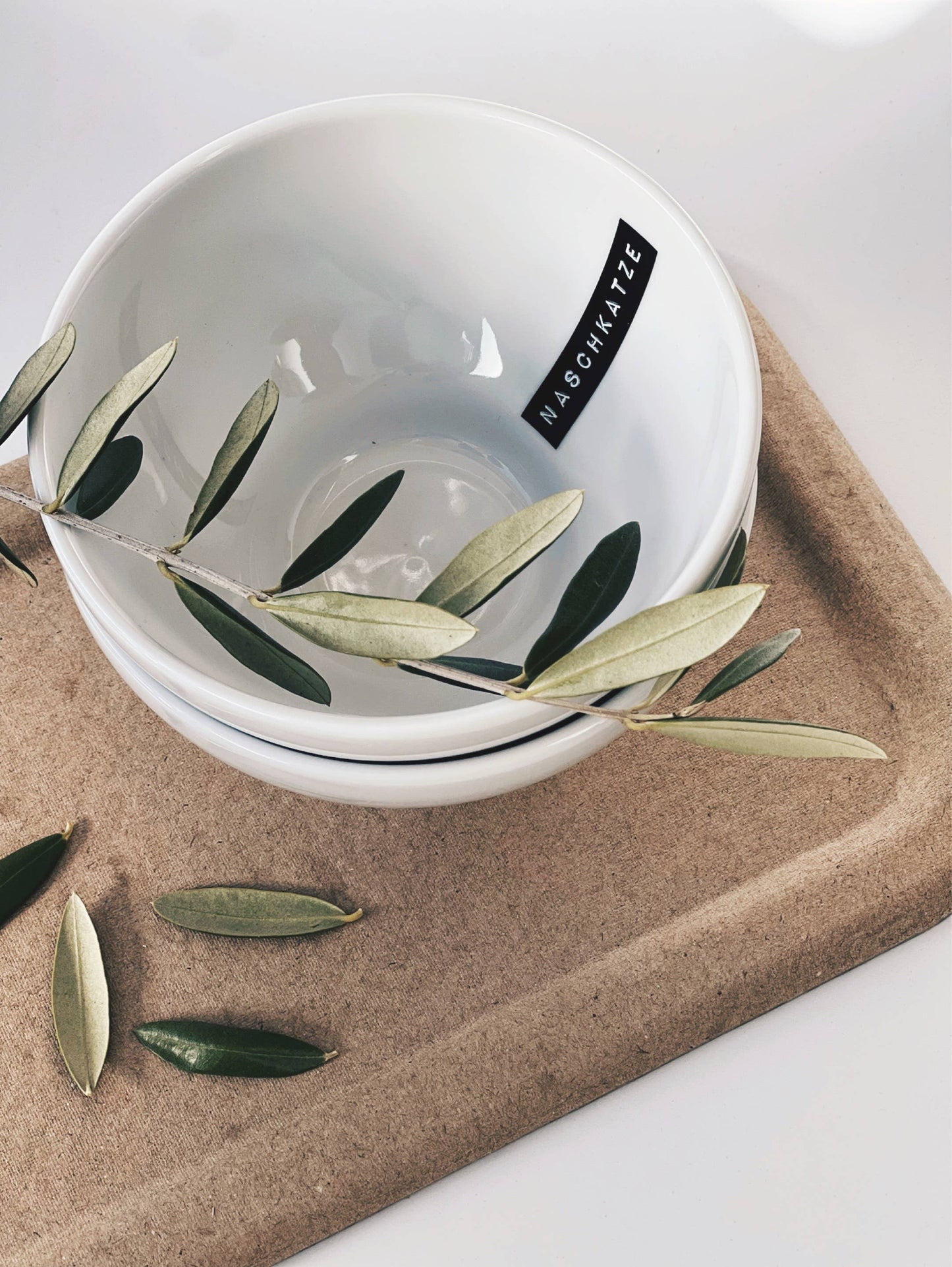 Black Porcelain Bowl I Breakfast Cereal Porridge yummy: Enjoy your meal!