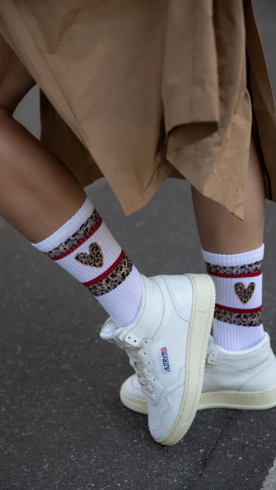 LEO Heart | white