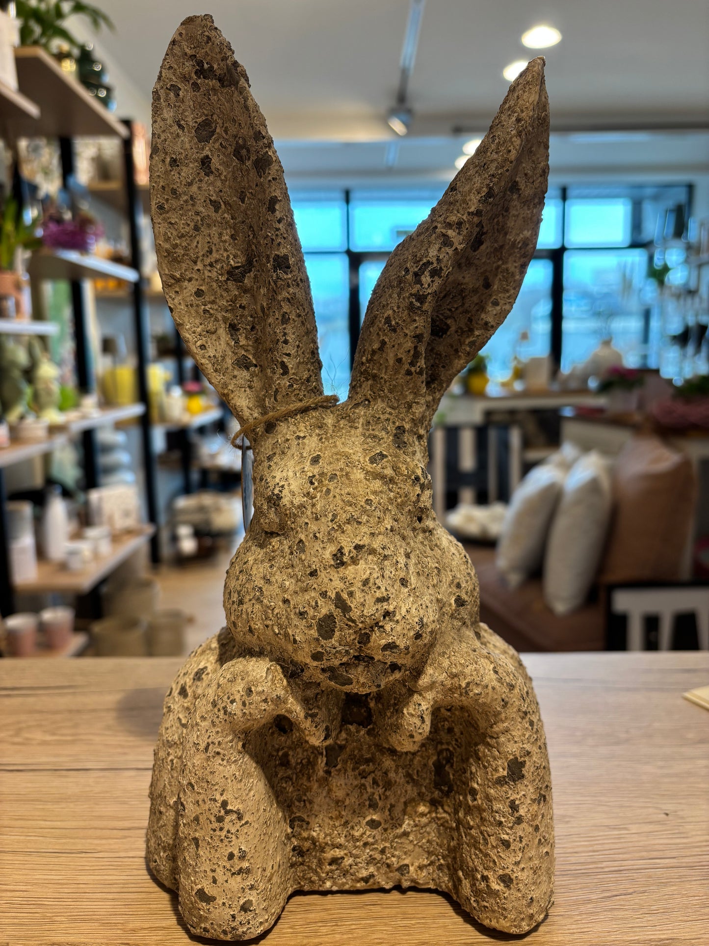 Hase in Steinoptik 28cm