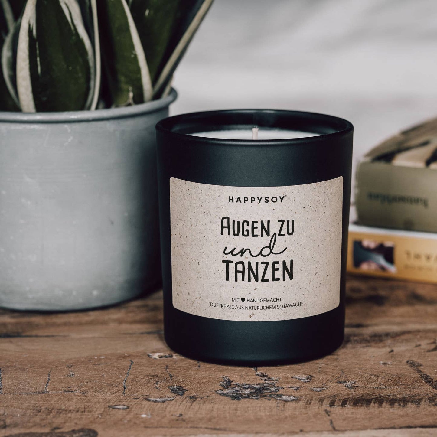 Scented Candle | Close your eyes and dance.