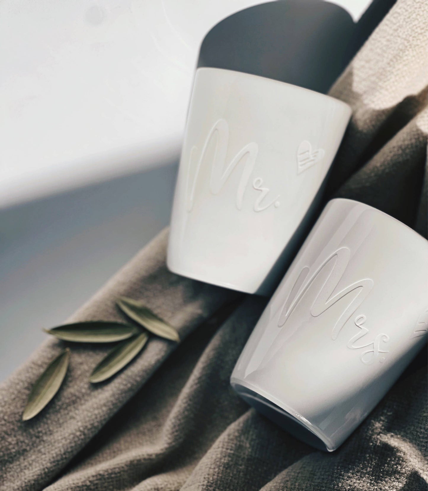Mug Cup Engraving Wedding Gift - Mrs & Mr I Bride: Mr