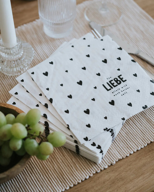 Serviette · Von Liebe allein